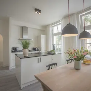 Luxury Upstairs & Downstairs Appartement